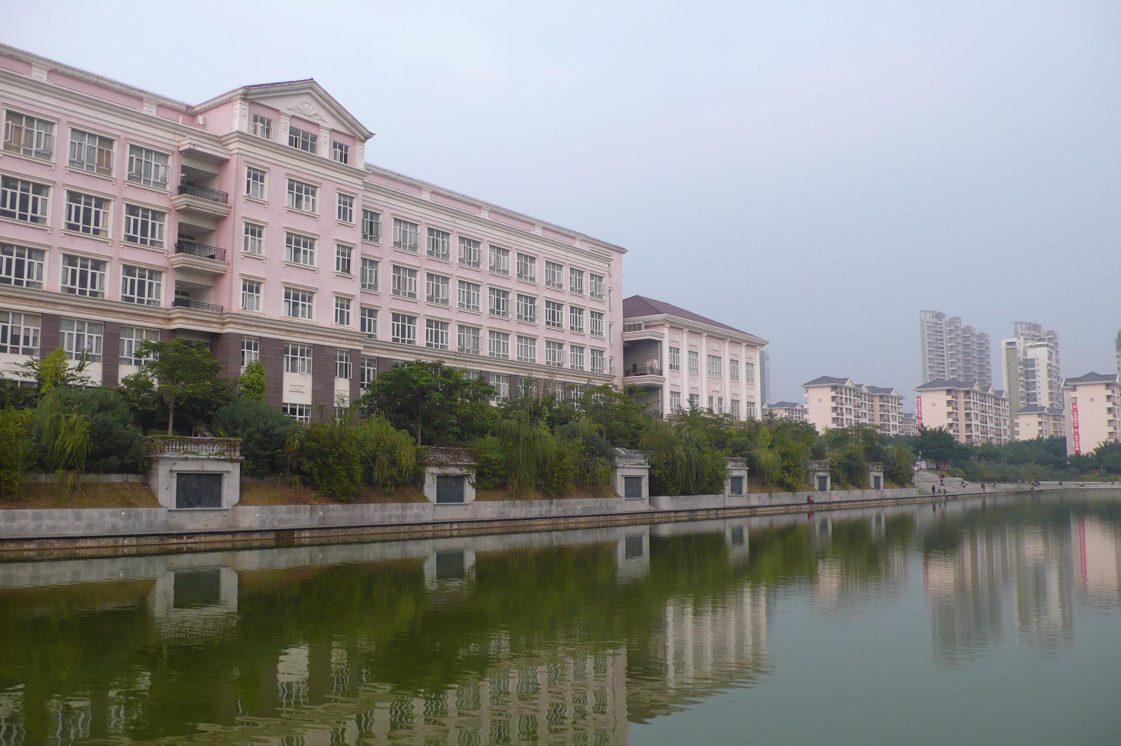 深圳市职业技术学院